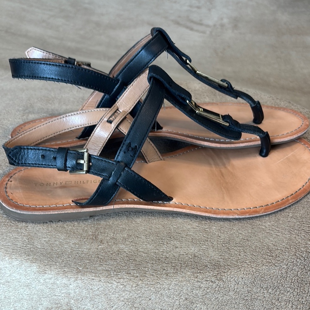 EUC Tommy Hilfiger Black Twlibby and Tan T-Strap Sandals - Size 8.5 - Picture 5 of 8